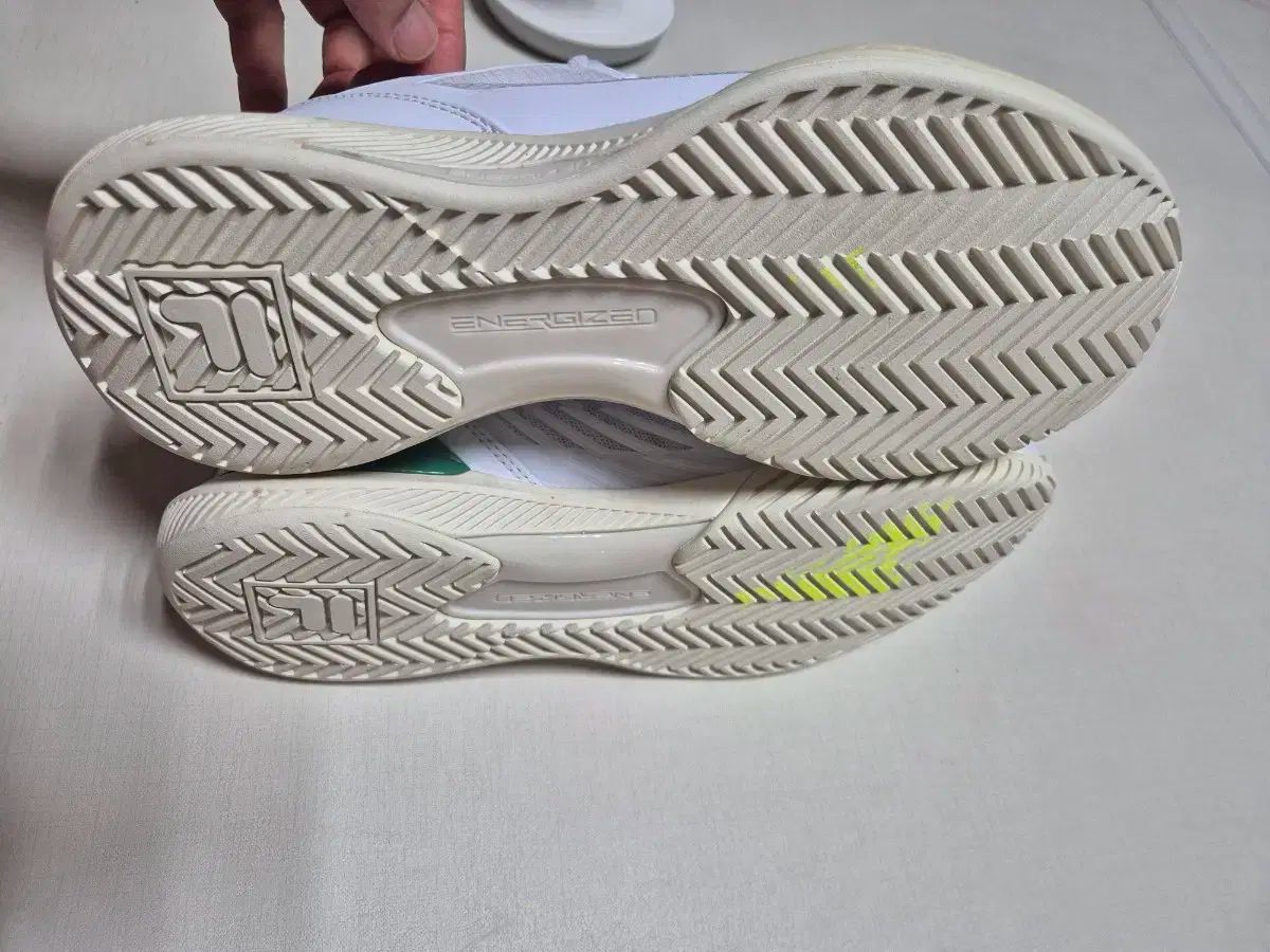 フィラ テニスシューズ