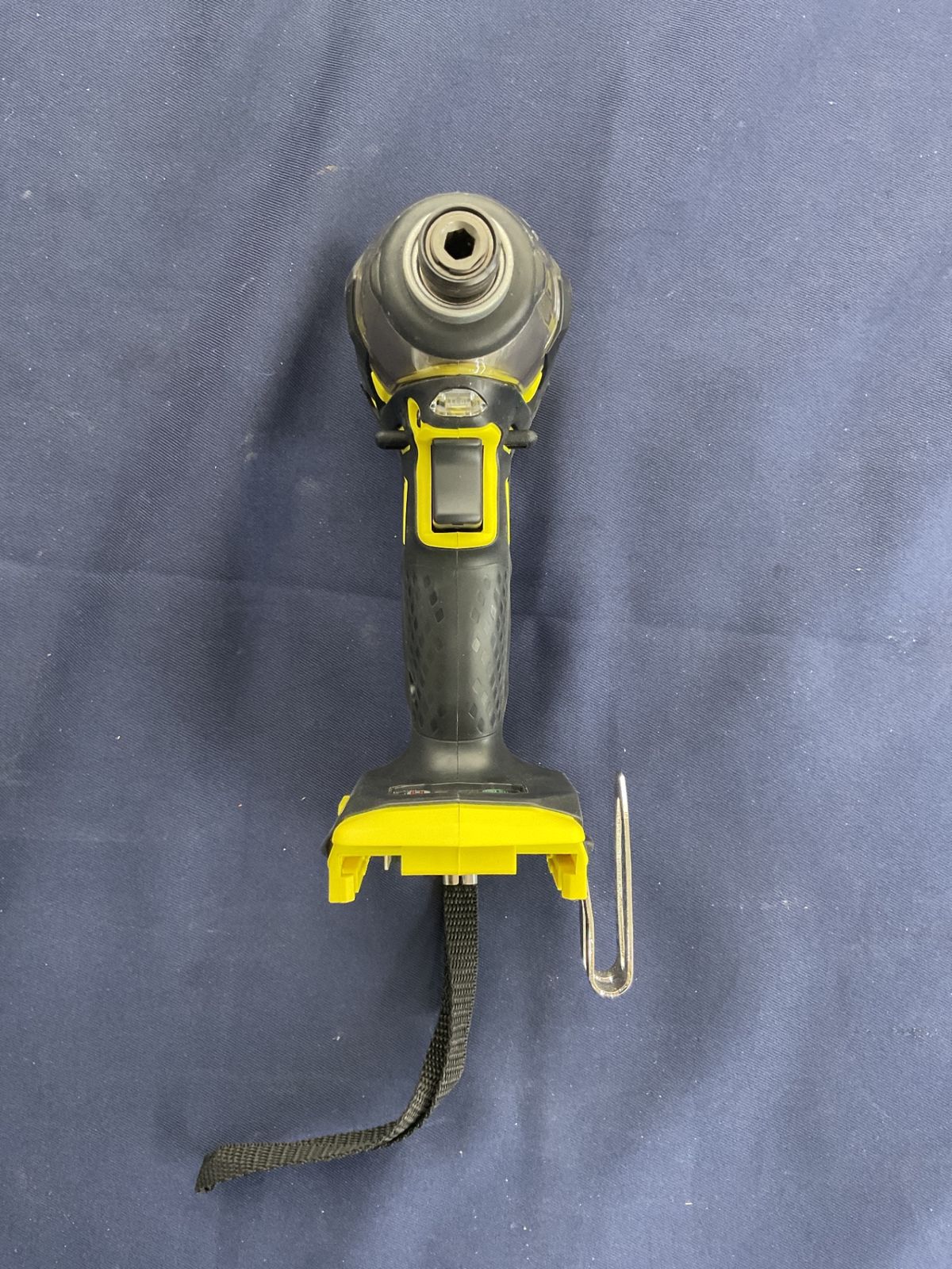 インパクトドライバ