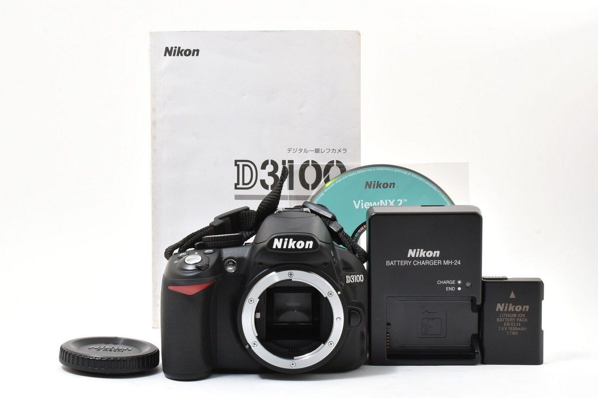 級 ショット数701回 Nikon D3100 デジタル一眼レフカメラ