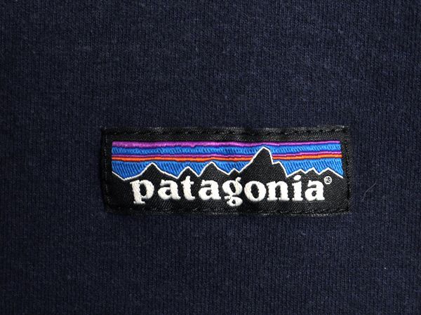 【お得なクーポン配布中!】 19年製 パタゴニア クルーネック スウェット メンズ L 古着 Patagonia アウトドア トレーナー ストレッチ 裏起毛 紺 ワンポイント ネイビー