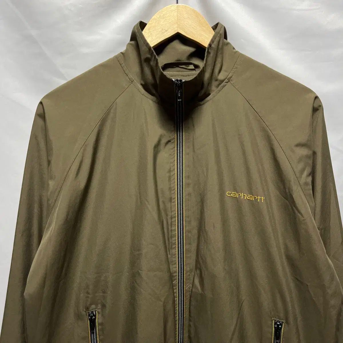 純正品/ M Carhartt(カーハート) カーキ ウインドブレーカー
