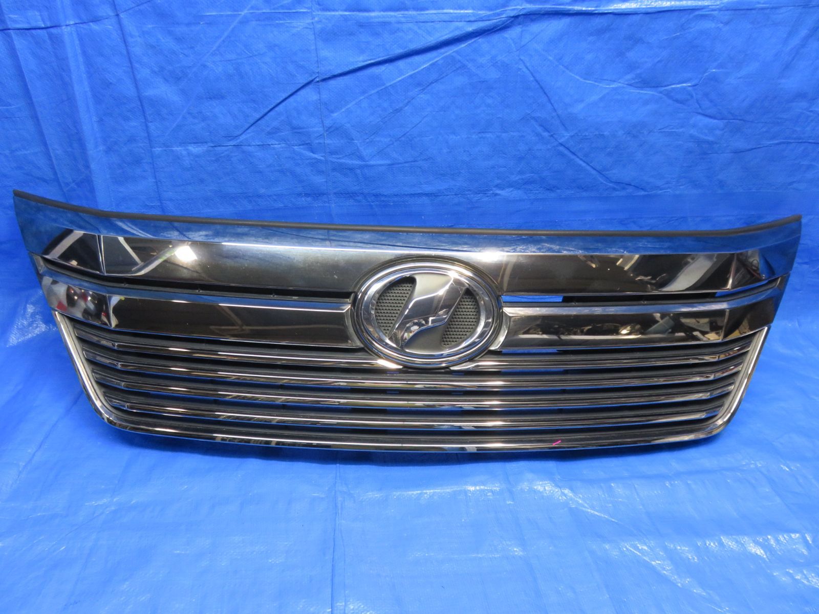 トヨタ 20アルファード後期純正フロントグリルエンブレム75301-58130