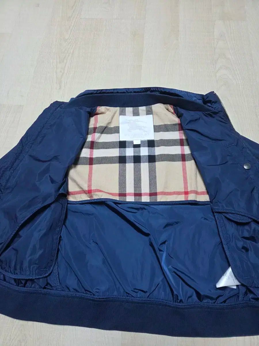 8Y Burberry Kids バーバリーキッズ ブルゾン