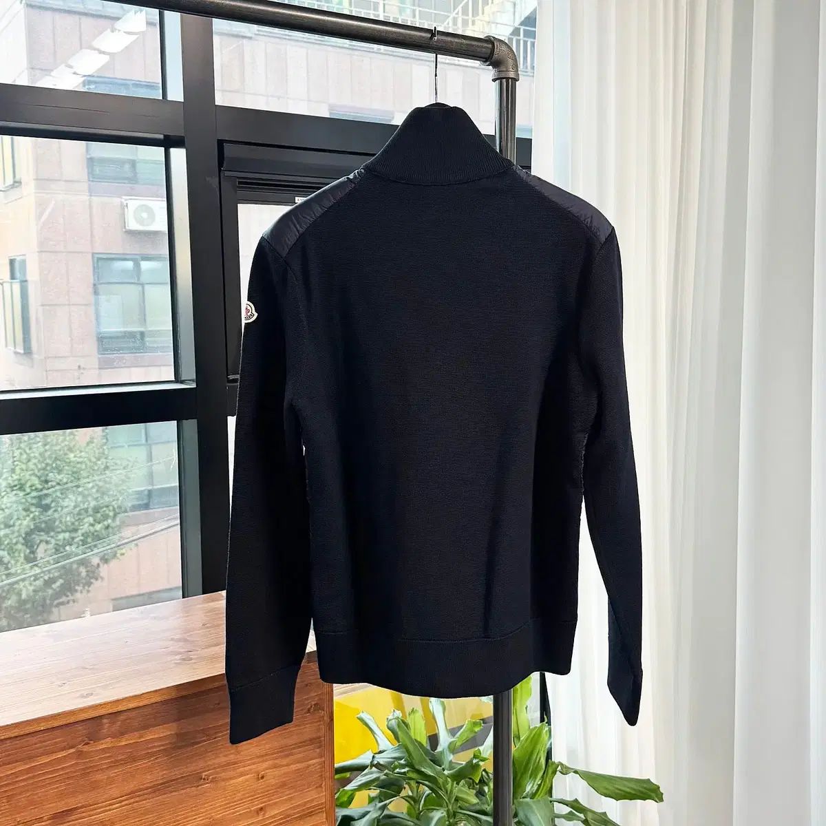 MONCLER モンクレール ジップアップジャケット　ネイビー MONCLER モンクレール ジップアップ スウェットジャケット レディース