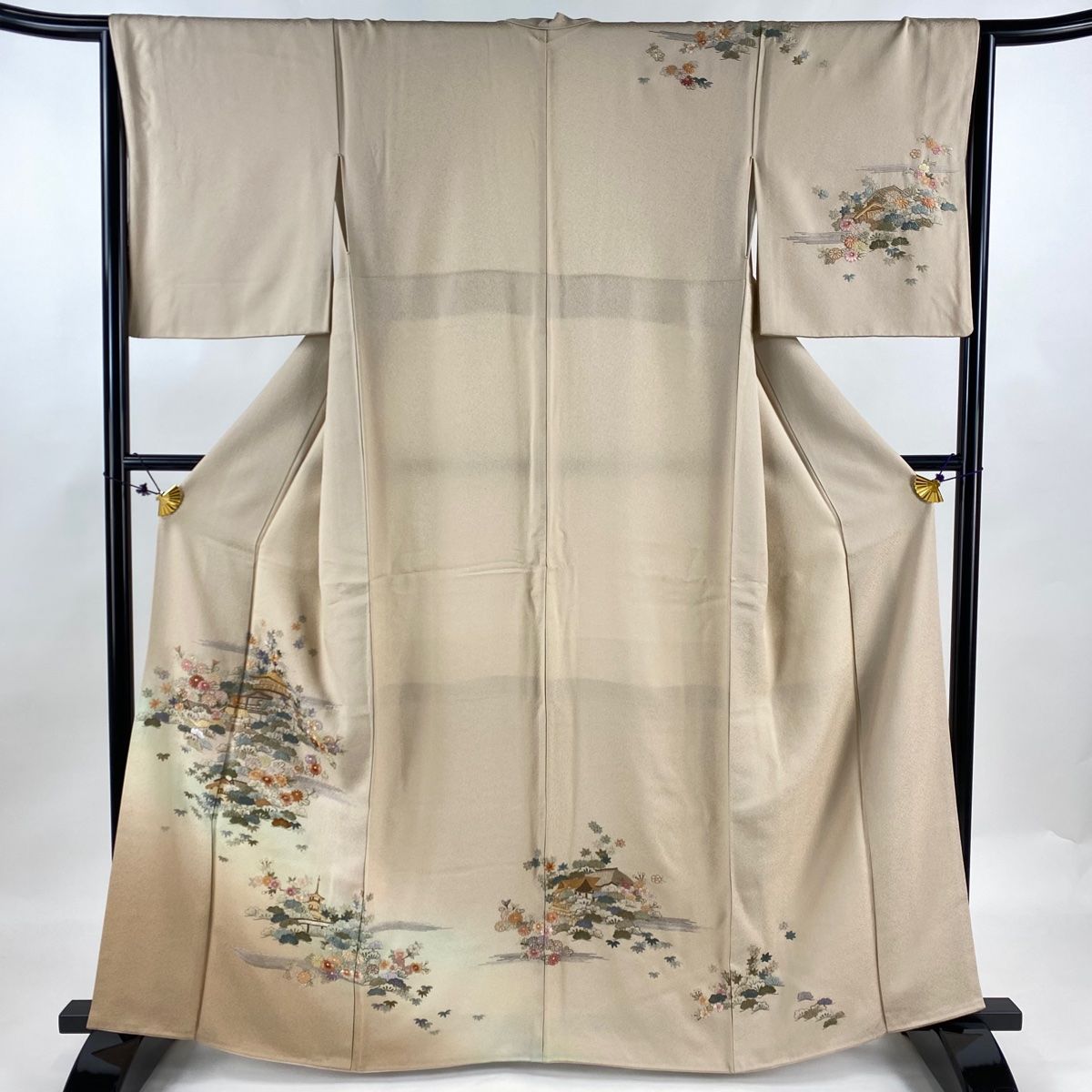 付下げ 身丈161cm 裄丈64cm M 袷 建物 草花 刺繍 ぼかし 薄茶色 正絹 名品