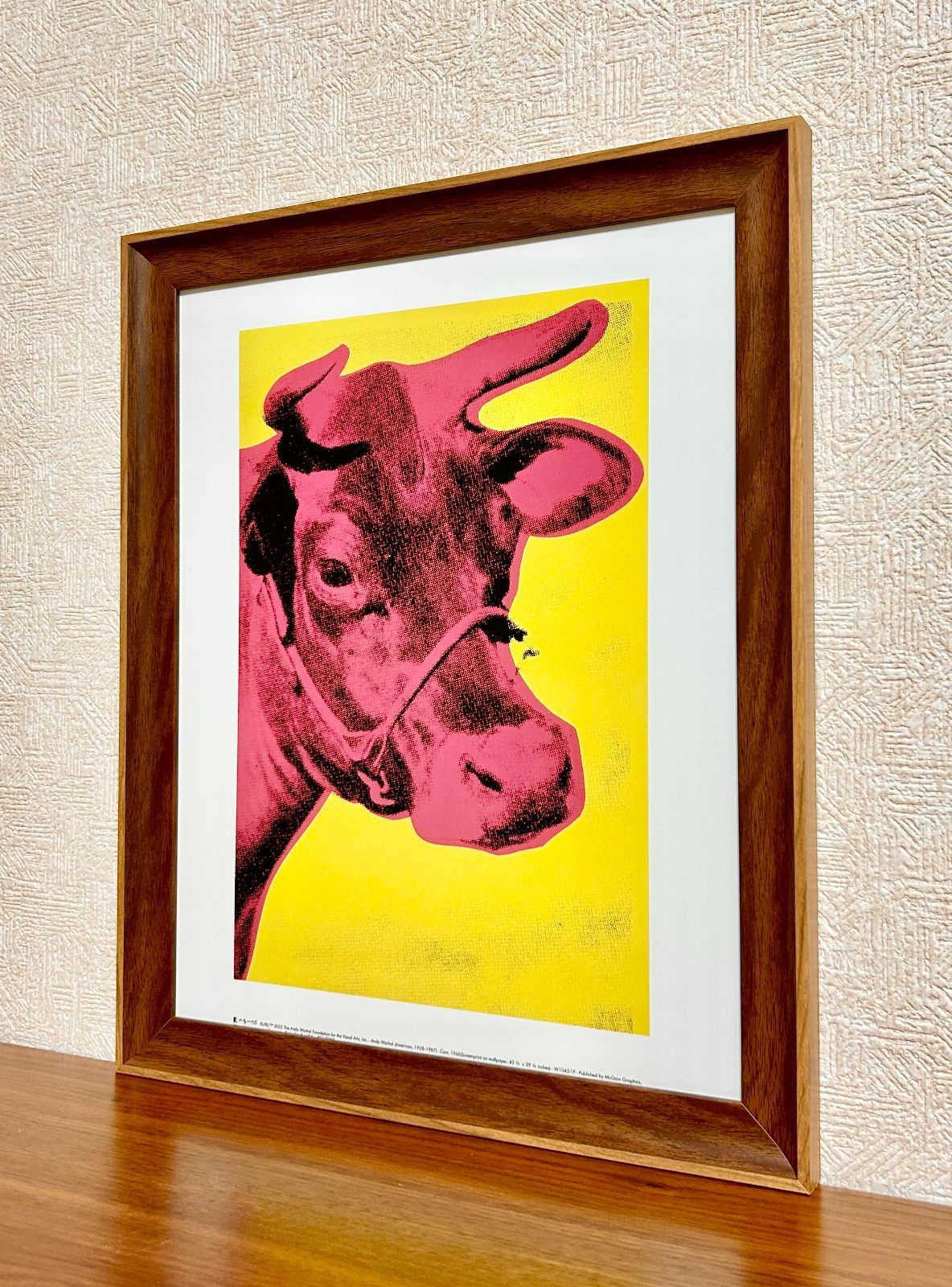 新品☆額縁付アートポスター(BRUCE MCGAW GRAPHICS)☆アンディ・ウォーホル（Andy Warhol）☆ポップアート☆牛☆Cow, 1966 (yellow & pink)☆21