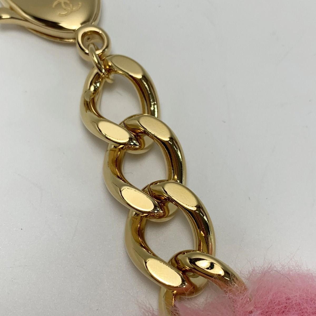 CHANEL シャネル B24C ココマーク ピンクファー キーホルダー
