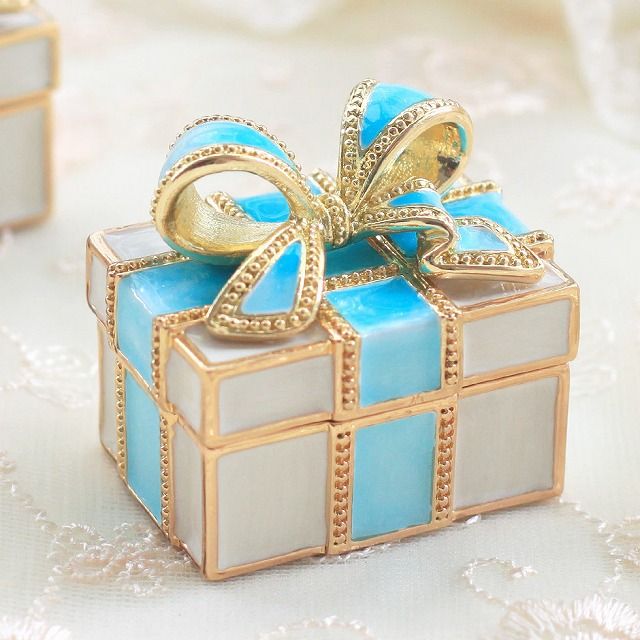 【新品 未使用】ジュエリーボックス ミニプレゼント 人気の宝石箱がミニチュアサイズに！ リボンの置物 ペパーミント ピィアース クリスマス MN0113