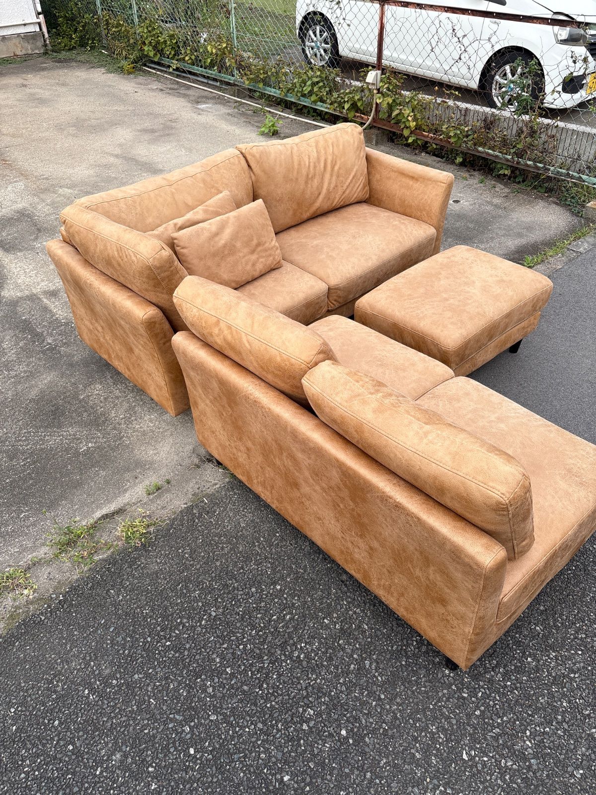 ファブリックレザーソファ ベージュ フェイクレザー インテリア 茶色 ブラウン 三人掛け 3人掛け 3p 3P 2人掛け 二人掛け 2p 2P オットマン 一軒家 大型家具 倉庫前 げあり NEXPOTALLINN_EU