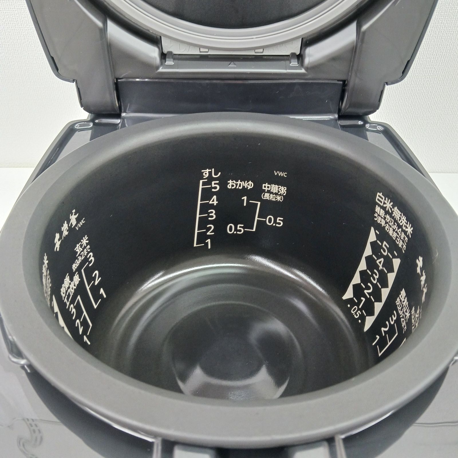 展示商品】 三菱 MITSUBISHI 炊飯器 5.5合 本炭釜 IH 炭漆黒 NJ-VW10F
