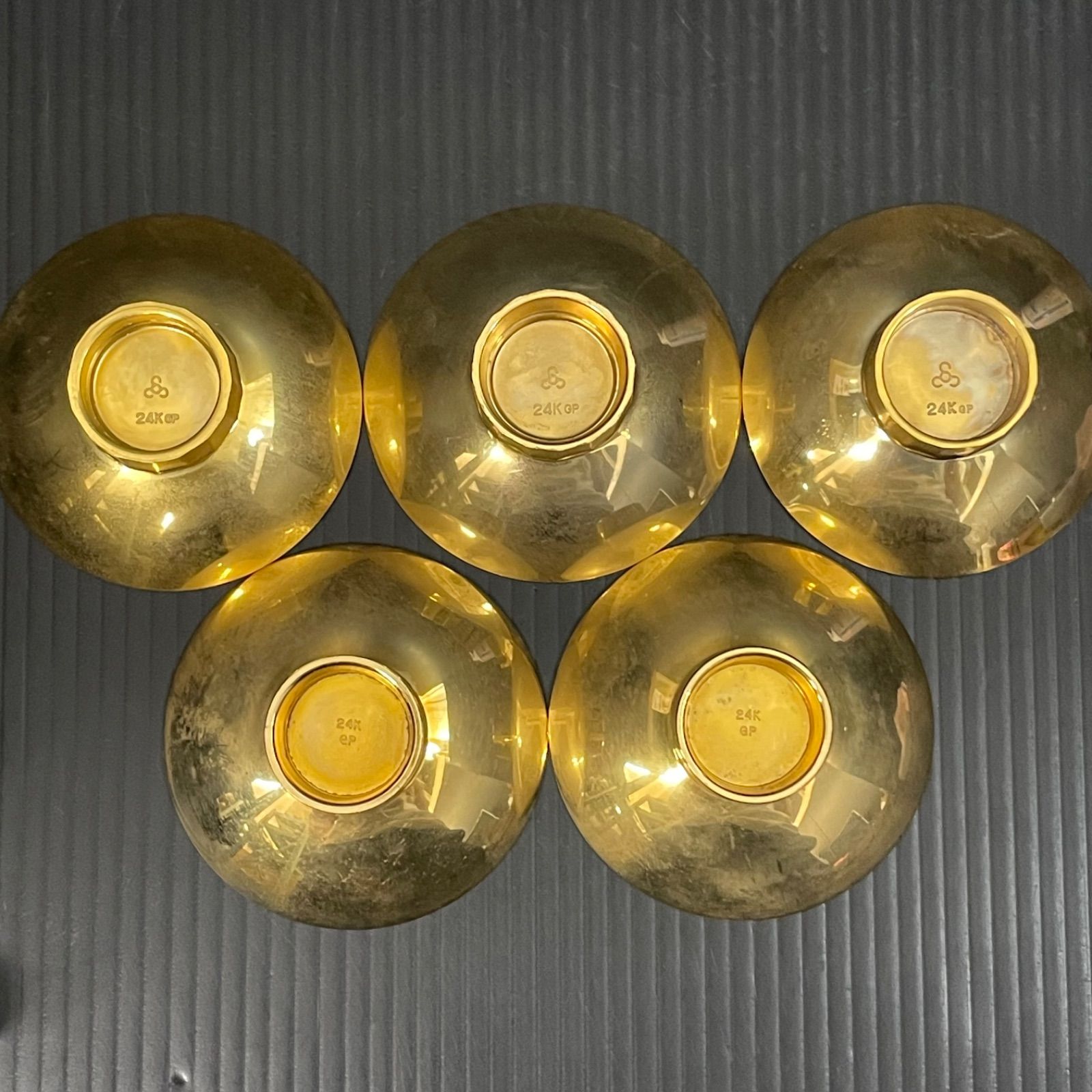 24KGP 金杯 飾り盃 酒器 5枚セット 台座付き - メルカリ