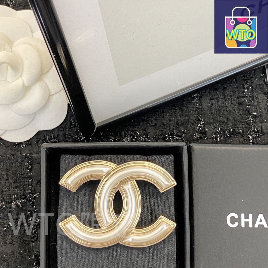 希少レア！【CHANEL】大人気 ブローチ ２３S org.jpg