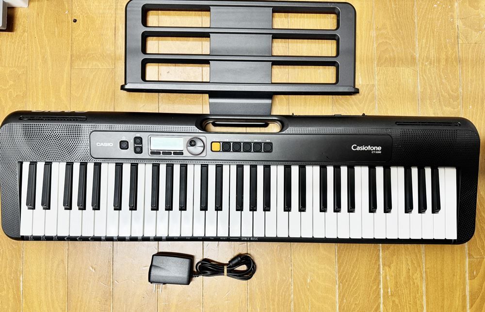 HY CASIO CT-S200BK カシオトーン 61鍵盤 ポータブル電子キーボード ブラック USB MIDI対応 ダンスミュージックモード 内蔵曲60曲 電池駆動対応 送料無料 一部地域を除く HY003