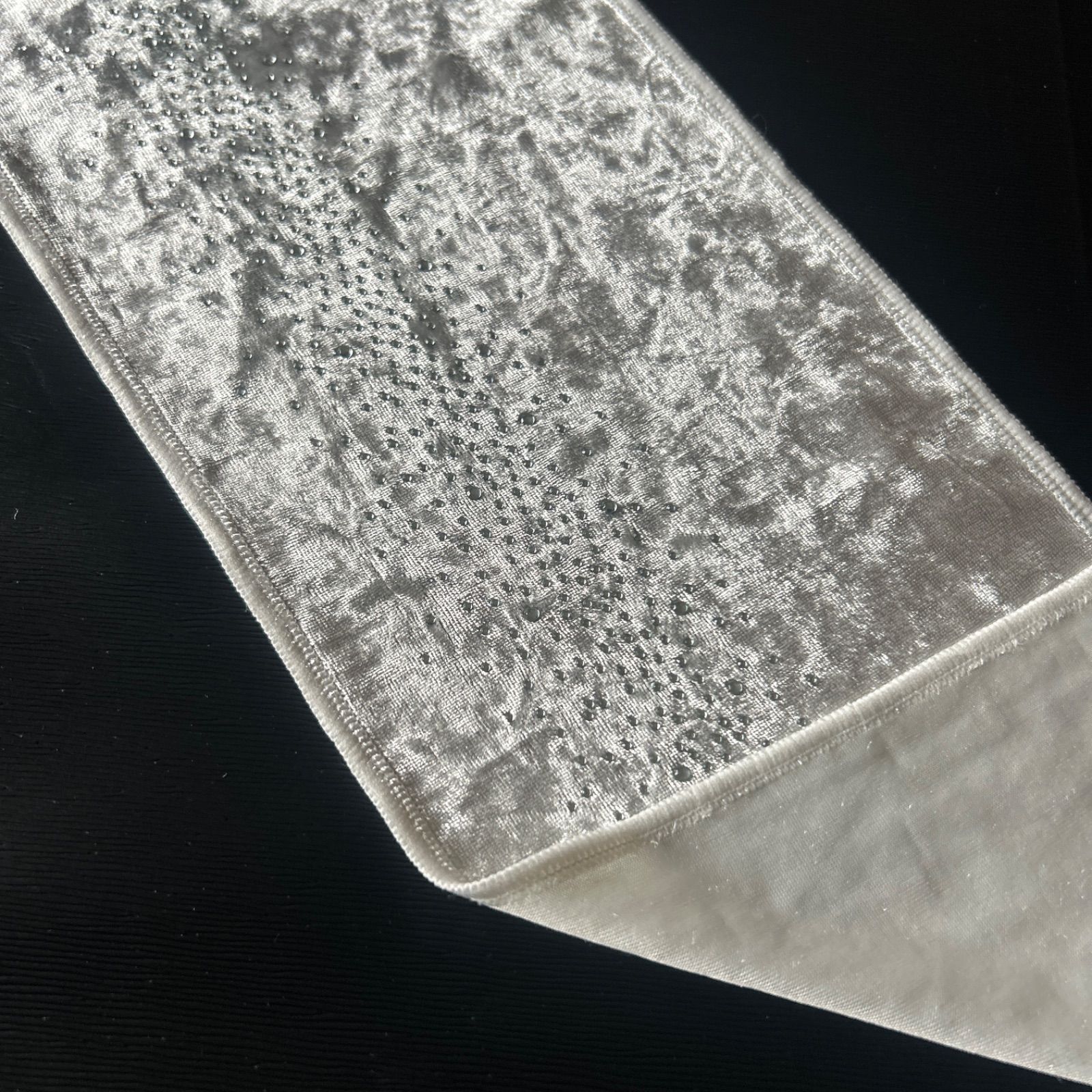 希少豪華★ベルベット半衿 ラインストーン／ホワイト 豪華ベルベット半衿 ラインストーン／ホワイト - メルカリ