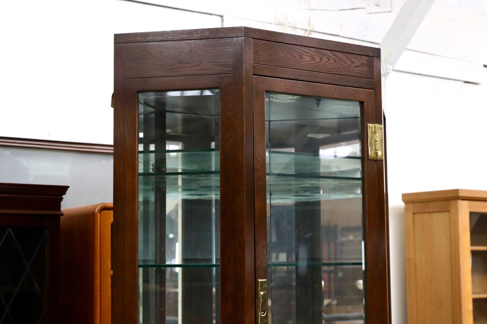 コーナーキャビネット 飾り棚