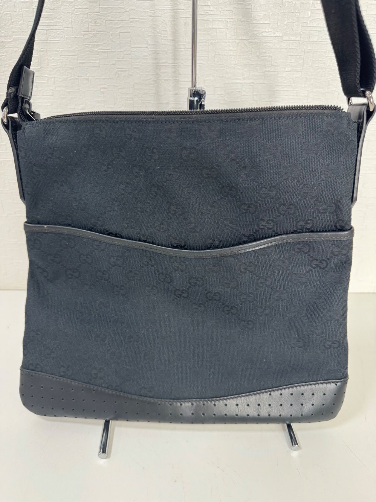 GUCCI グッチ ショルダーバック クロスボディ GG柄キャンバス