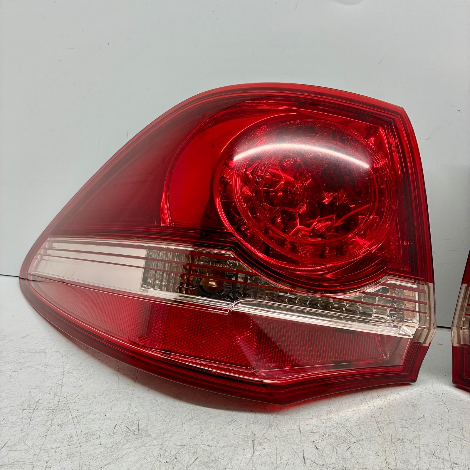 コーティング済 トヨタ GRS200 GRS201 GRS204 クラウン アスリート テールライト ランプ レンズ 左右セット LR 外側 LED ICHIKOH 30-347 印字 A P71567