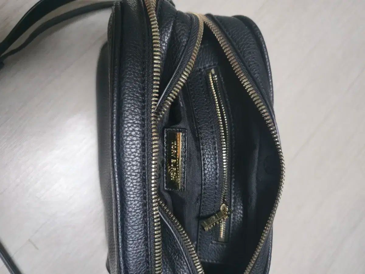 ダブルジッパーバッグ