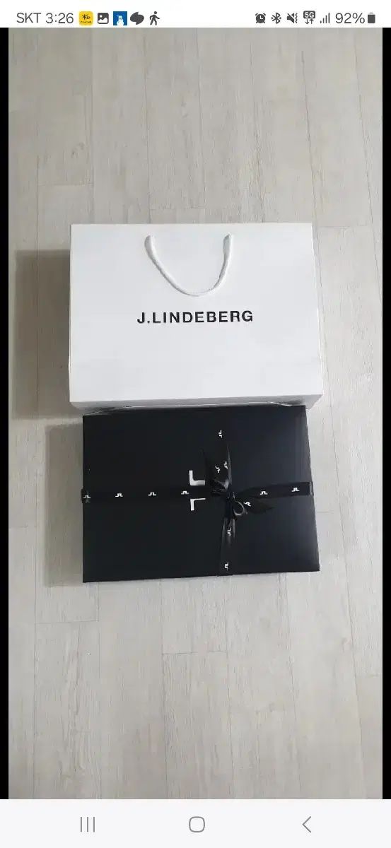 販売