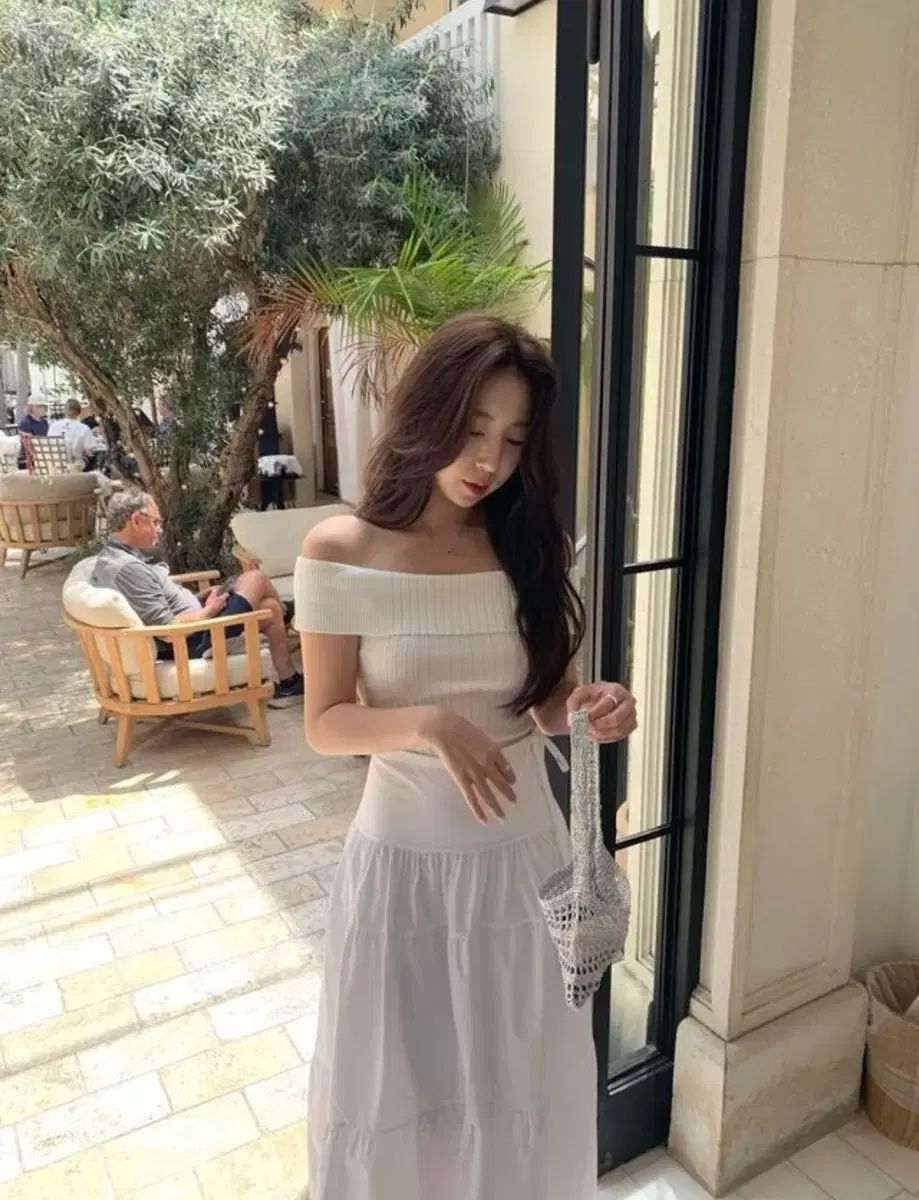 白