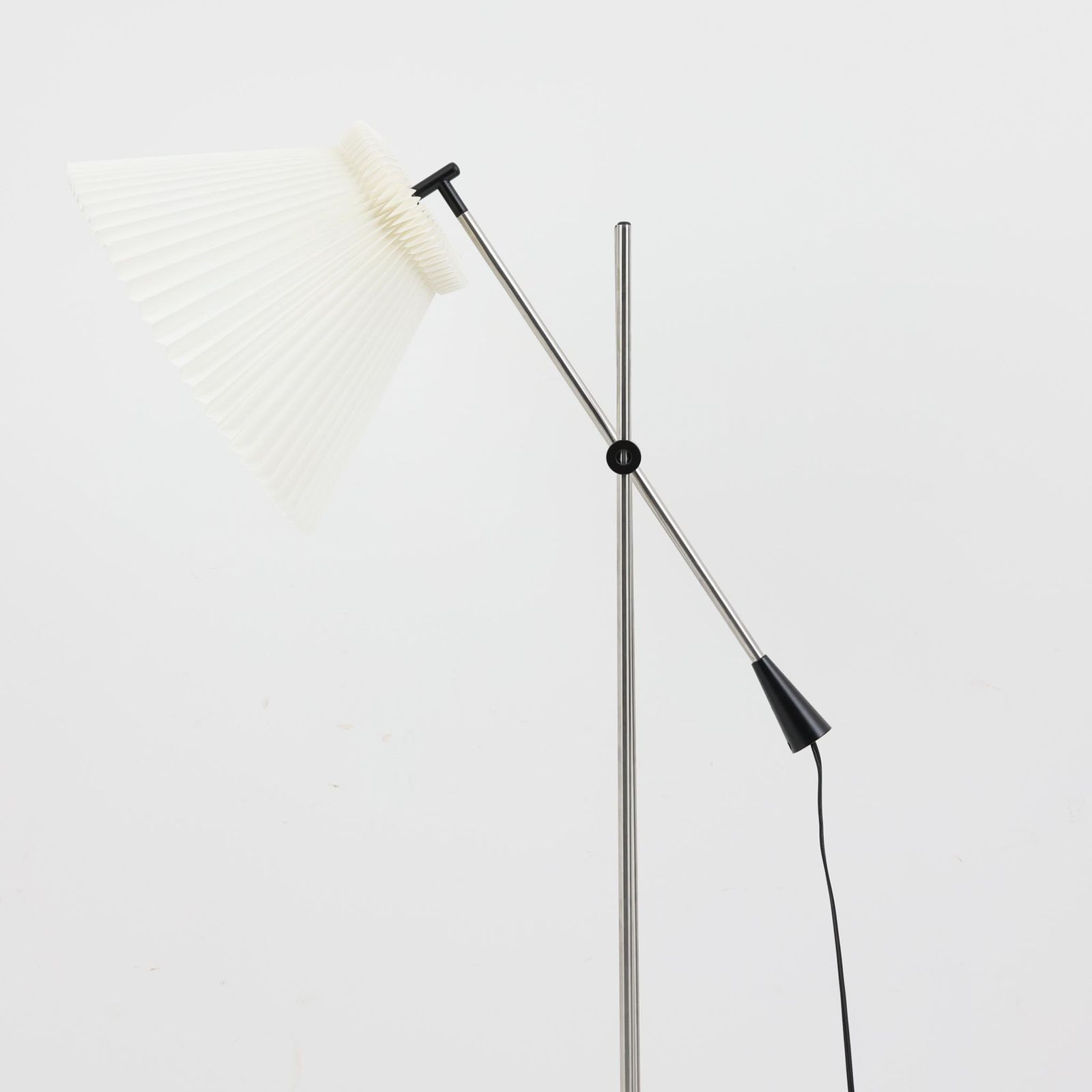 Christian Hvidt フロアランプ Model 323 スチール 高さ135cm Le Klint レ クリント DK14343 NEXPOTALLINN_EU