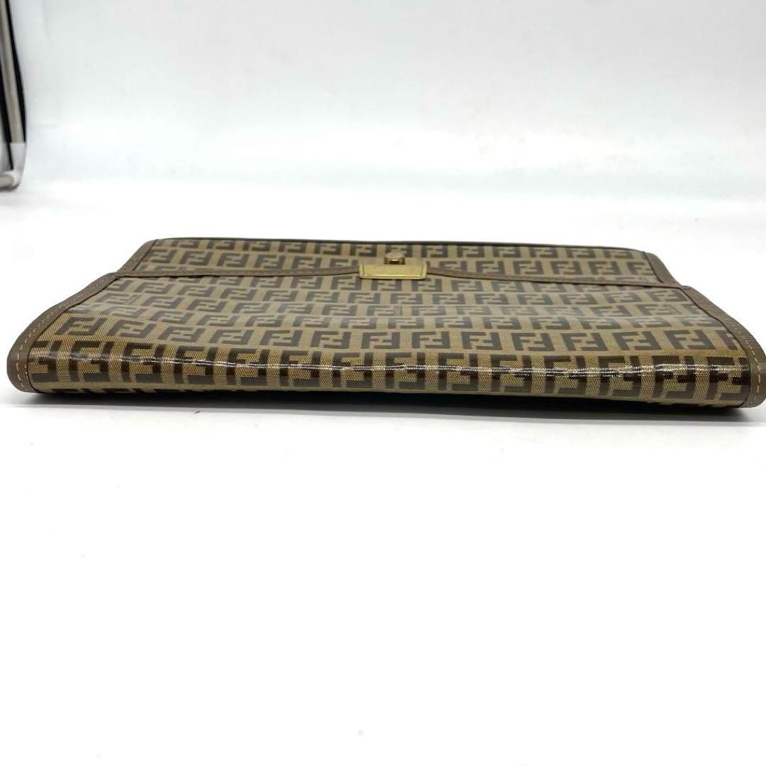 FENDI フェンディ クラッチバッグ セカンドバッグ ズッカ柄 FF ロゴ ゴールド金具 エナメル 茶 DECORATOM_COM_BR