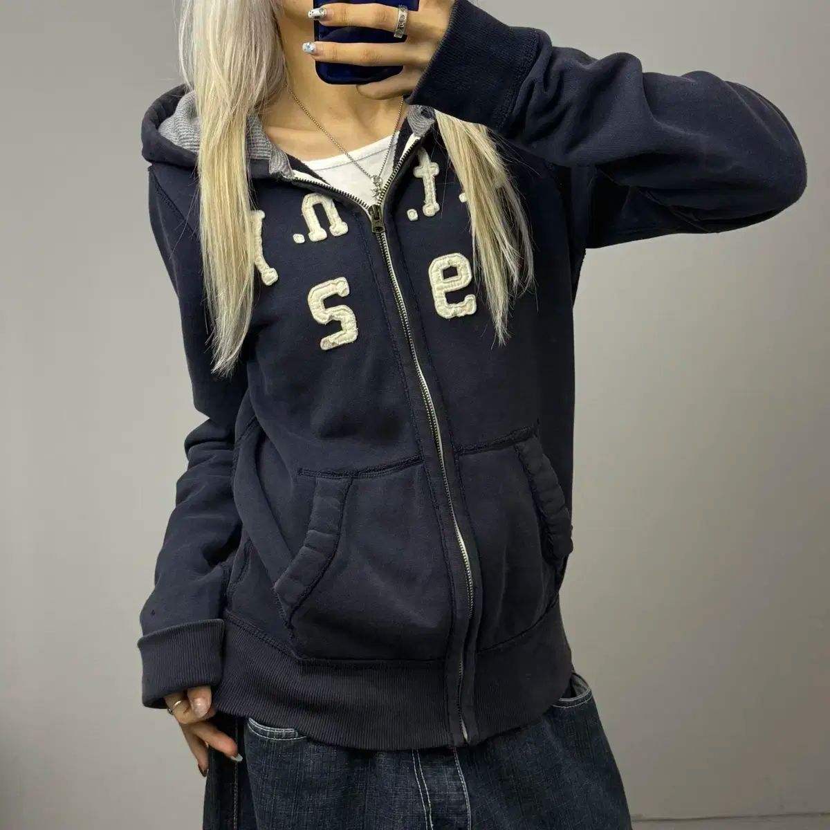 Abercrombie & Fitch ネイビー パーカー Mサイズ - メルカリ