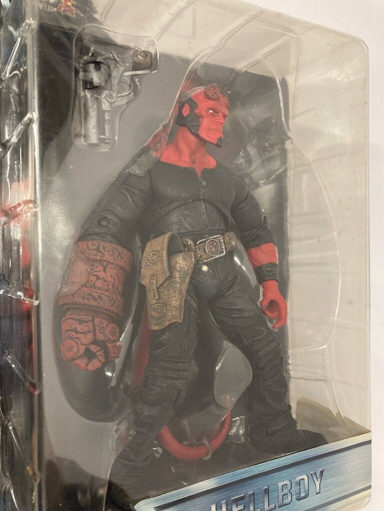 ヘルボーイ 8インチ フィギュア シリーズ1 ヘルボーイ(口閉じ) MEZCO