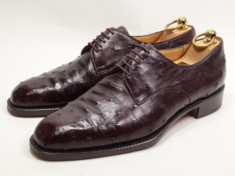 ダークブラウン