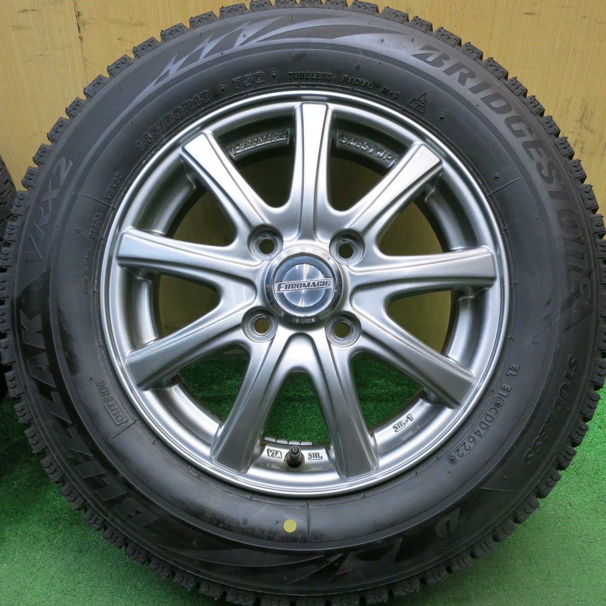 バリ溝！22年！キレイ！9.5分☆スタッドレス 145/80R13 ブリヂストン 