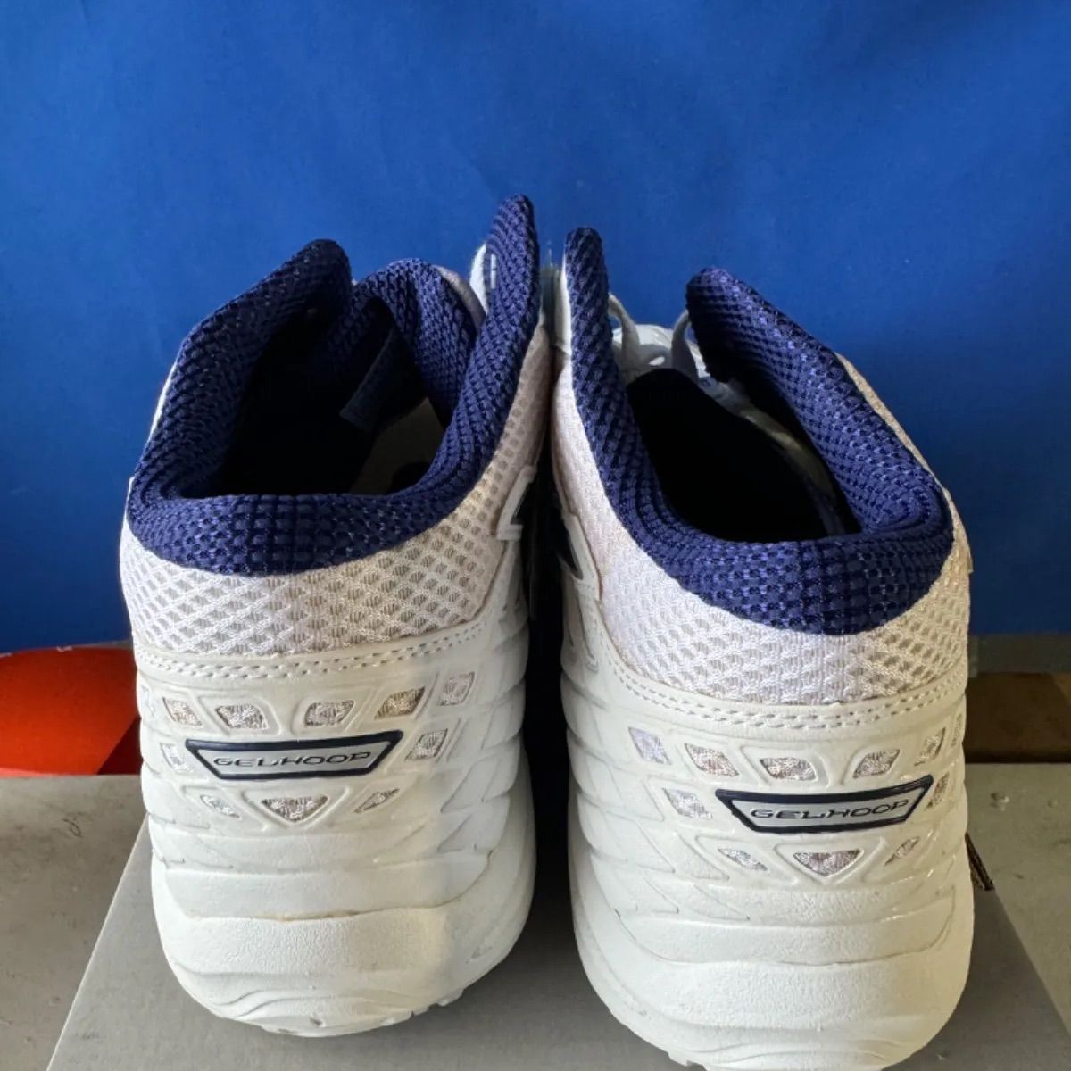 【赤字覚悟！期間限定セール！】GELHOOPシリーズ3作目！人気の白紺！asics GELHOOP V3 slim [TBF676-0150]28.5/29.0/29.5/30cm