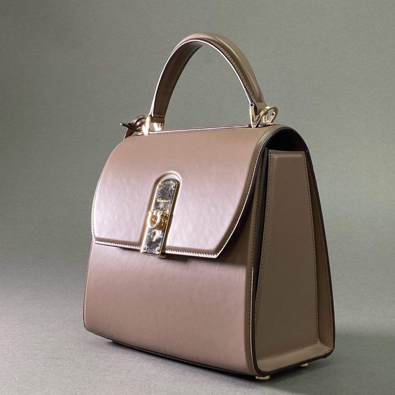 Ck12 Salvatore Ferragamo サルヴァトーレフェラガモ Boxyz ボクシィズ 