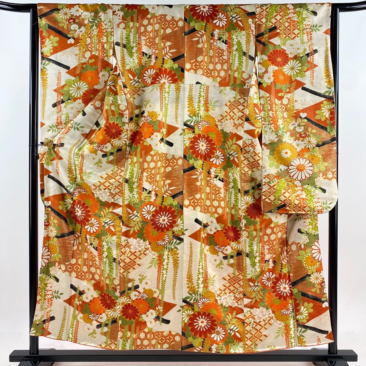 振袖 身丈155.5cm 裄丈62.5cm S 袷 菊 亀甲 金通し 金彩 オレンジ 正絹 秀品