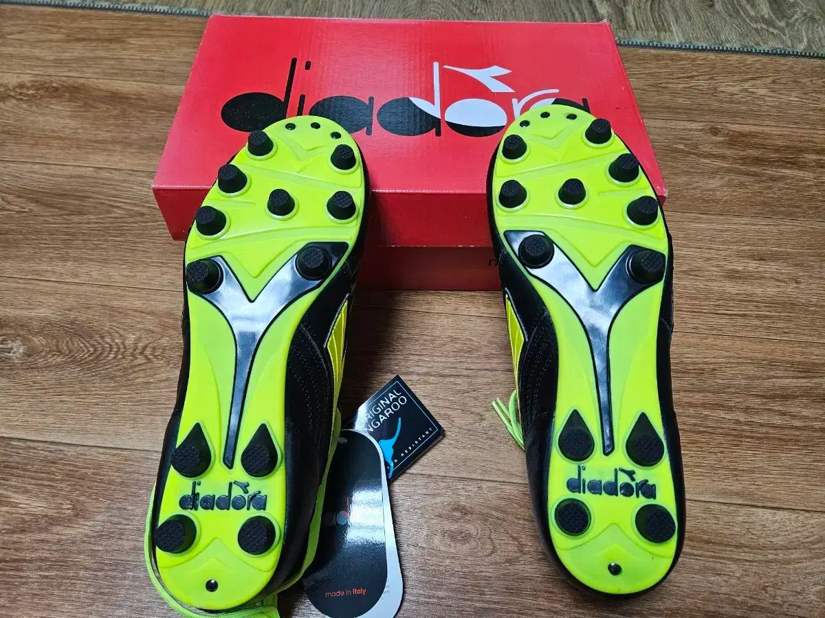 Diadora heritage サッカーシューズ
