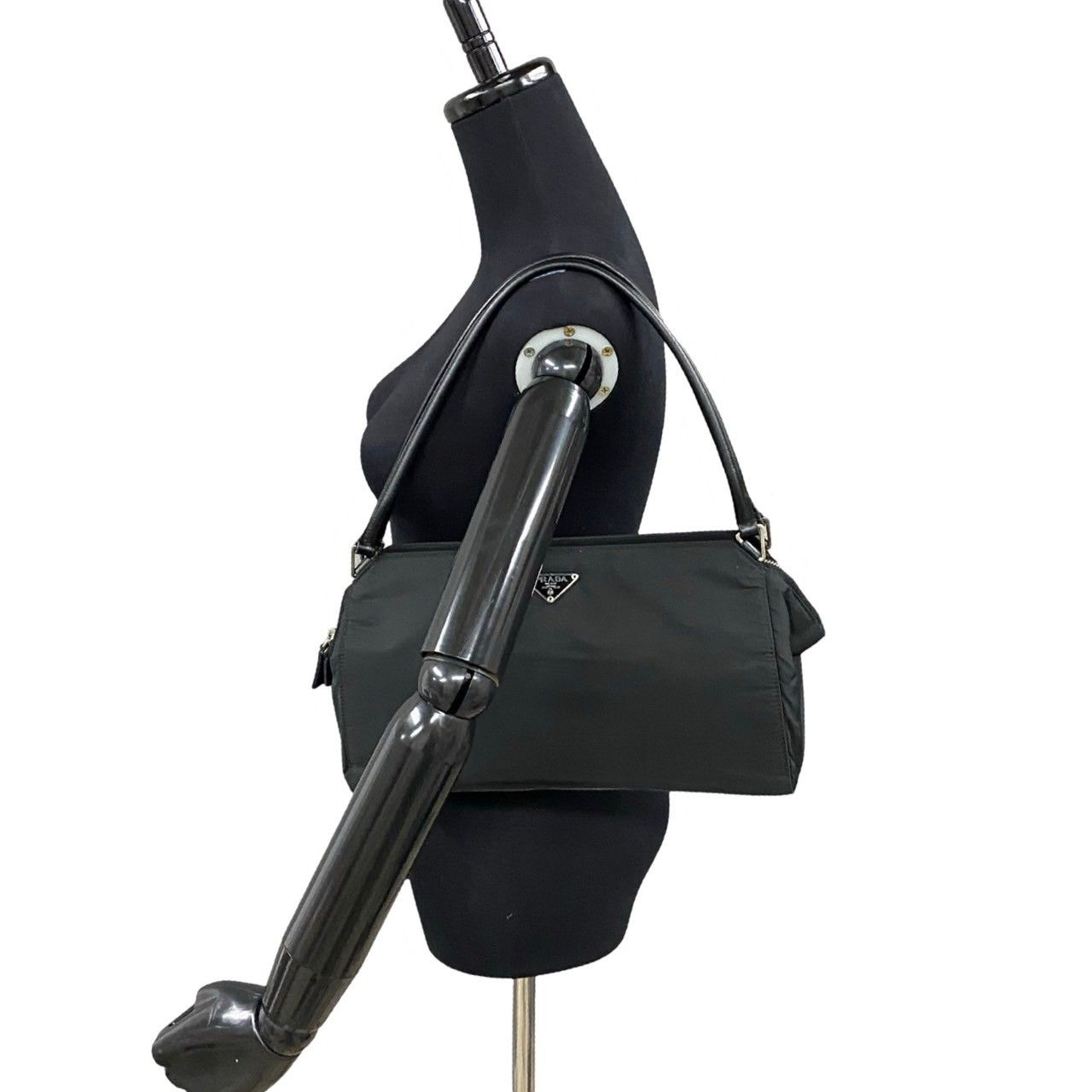 【美品】プラダ　ハンドバッグ　三角ロゴ　シボ革　ナイロン　ブラック　シルバー金具 極 美品 希少品 PRADA プラダ 三角ロゴ シルバー プレート 金具