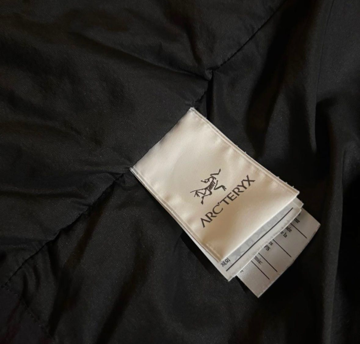 アークテリクス　アトムAR メンズXL 黒　コアロフト　ナイロン アークテリクス アトムAR メンズXL ブラック ナイロン