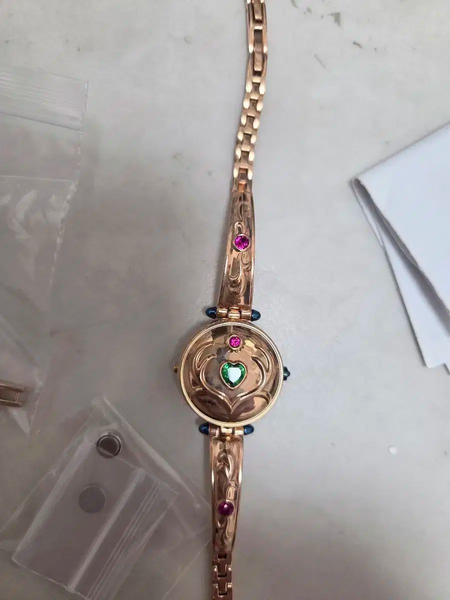 手がかり ウェディングピッチ 聖人 パン ドリュ 時計