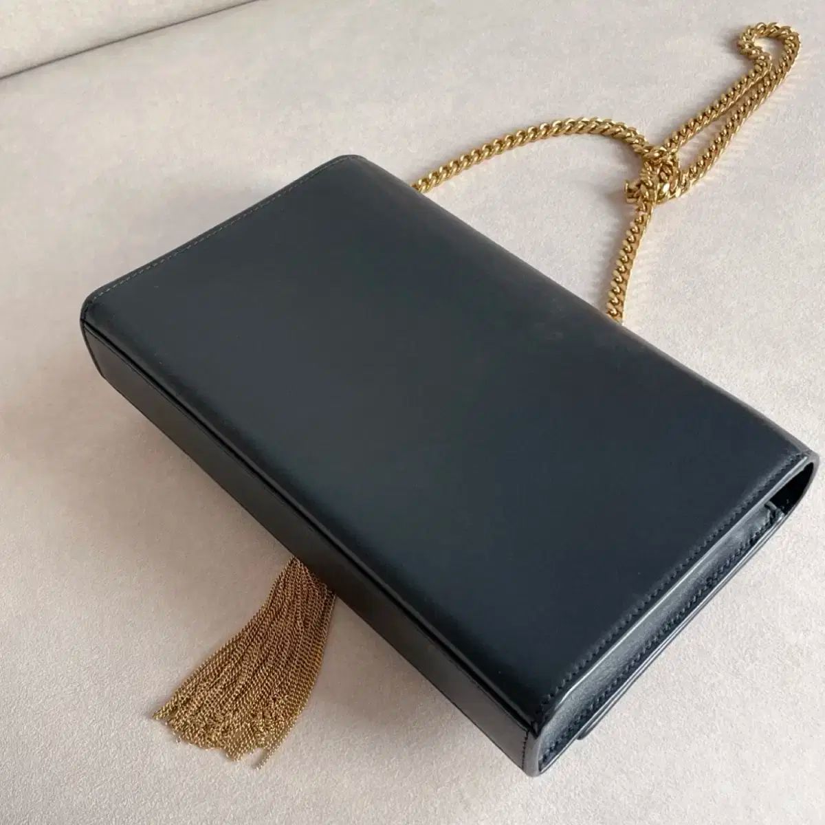 Saint Laurent(サンローラン) ケイト タッセル Mサイズ （ 354119 ）