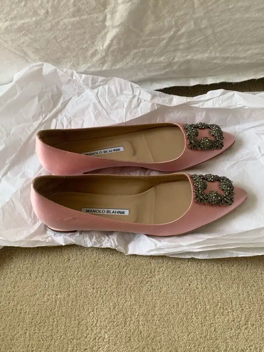 Manolo Blahnik(マノロブラニク) フラットシューズ マノロブラニク