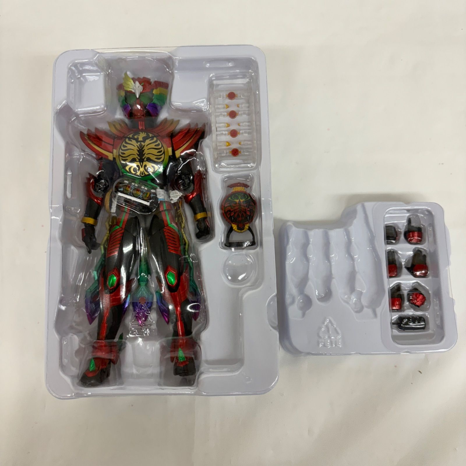 真骨彫製法 仮面ライダーオーズ タジャドルコンボエタニティ Amazon.co.jp: S.H.Figuarts（真骨彫製法） 仮面ライダーオーズ