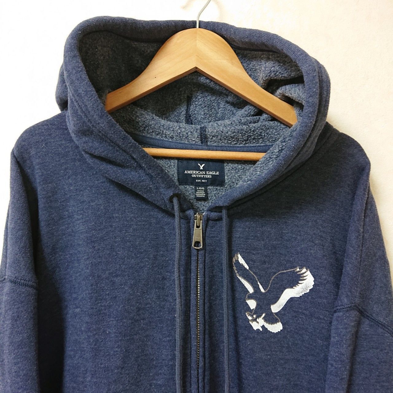 w^)b AMERICAN EAGLE OUTFITTERS アメリカンイーグルアウトフィッターズ スウェット パーカー フード フーディー  ジップアップ 裏ボア 裏起毛 ロゴ プリント 羽織り タウンユース ネイビー メンズ レディース サイズL - メルカリ