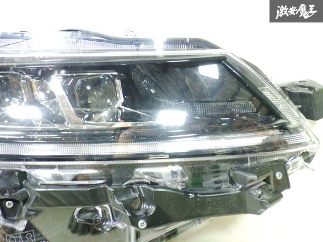 トヨタ　ノア　90 ヘッドライト 左右 ☆ ノア S 90系 MZRA90W ZWR90W 3眼 N7 V1-2 LED ヘッドライト