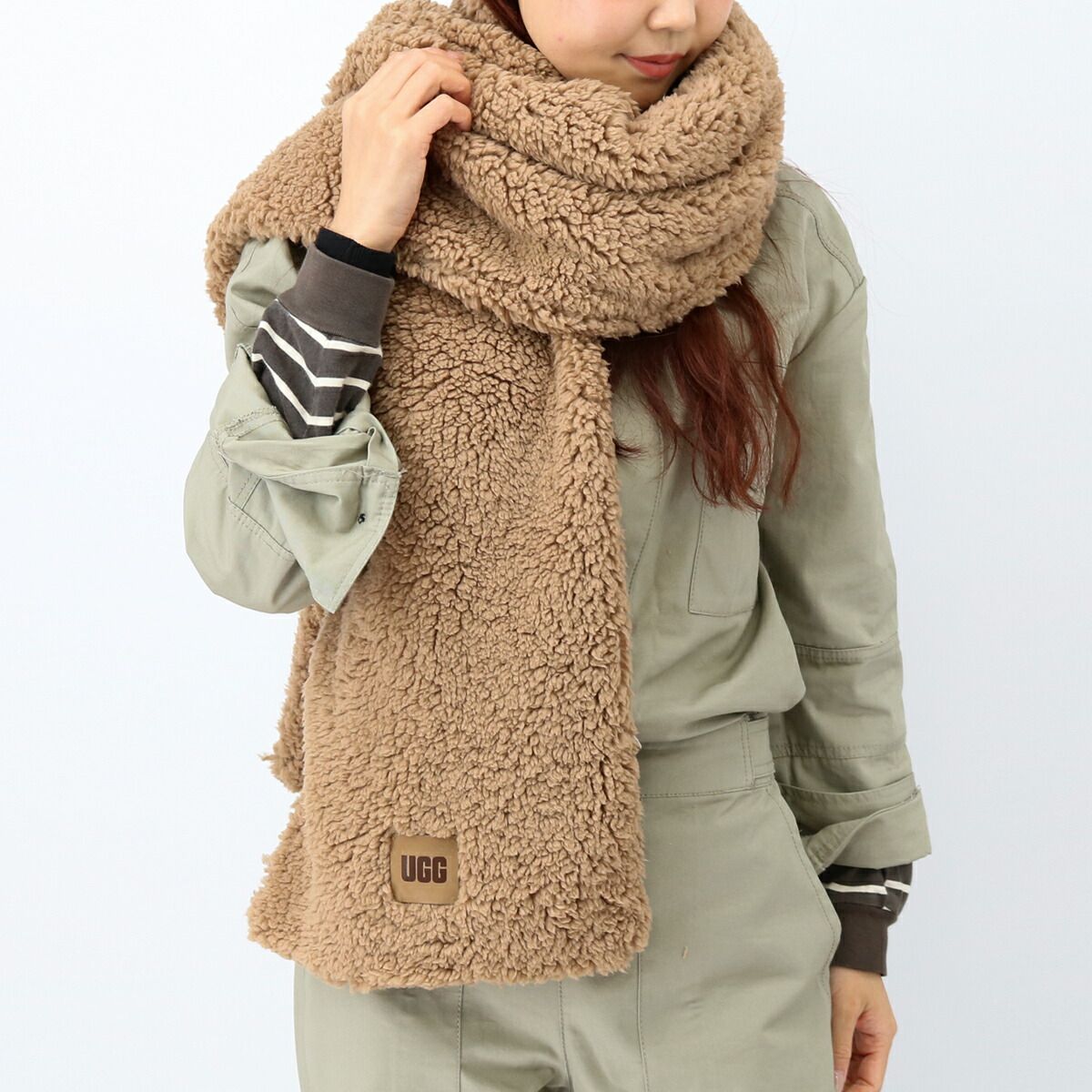 UGG アグ 20052 W SHERPA OVERSIZED SCARF シェルパ オーバーサイズド スカーフ レディース マフラー ストール ロゴ  もこもこ ふわふわ 防寒 ギフト プレゼント ブランド - メルカリ