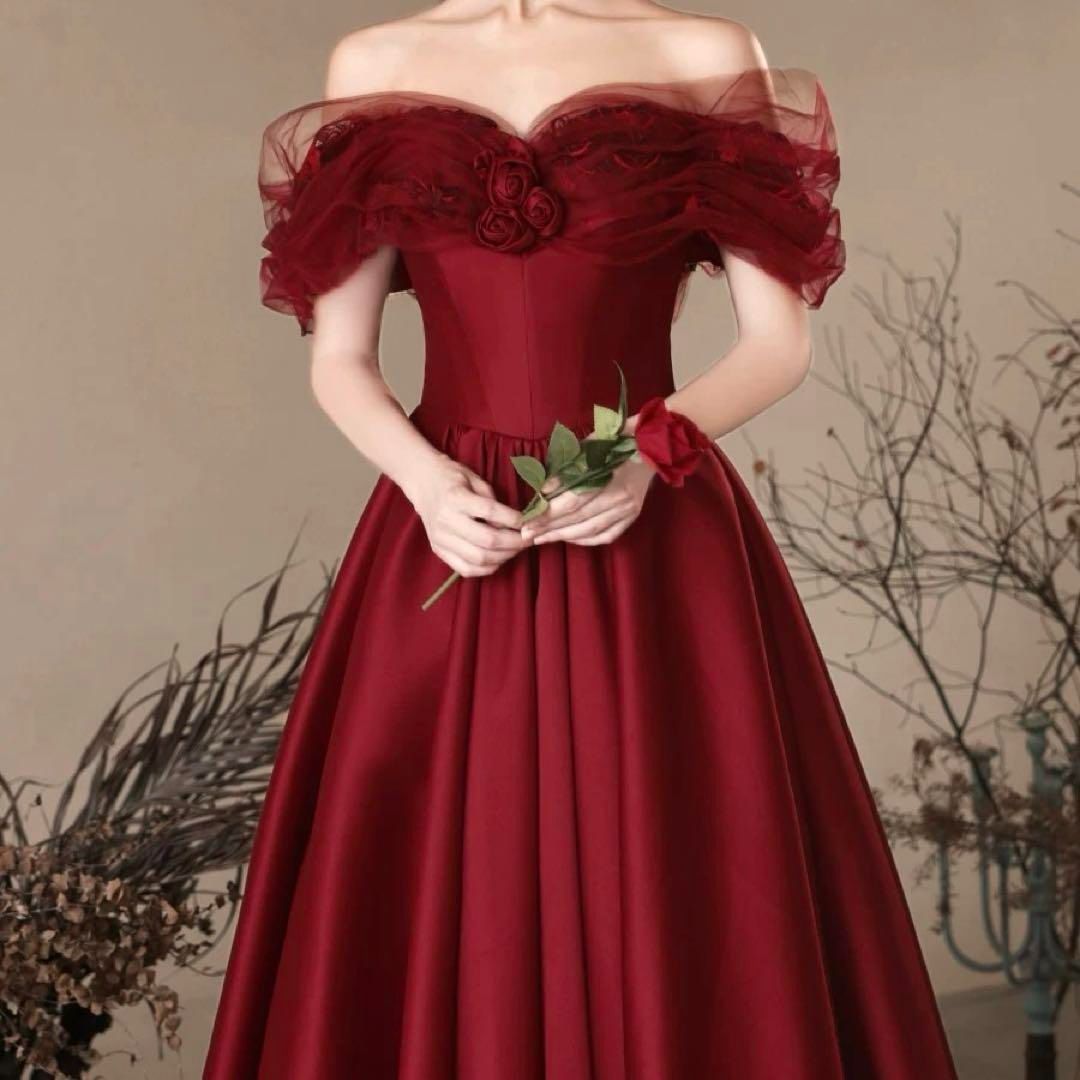 バラのデザインが可愛くて美しい オフショル イブニングドレス - メルカリ