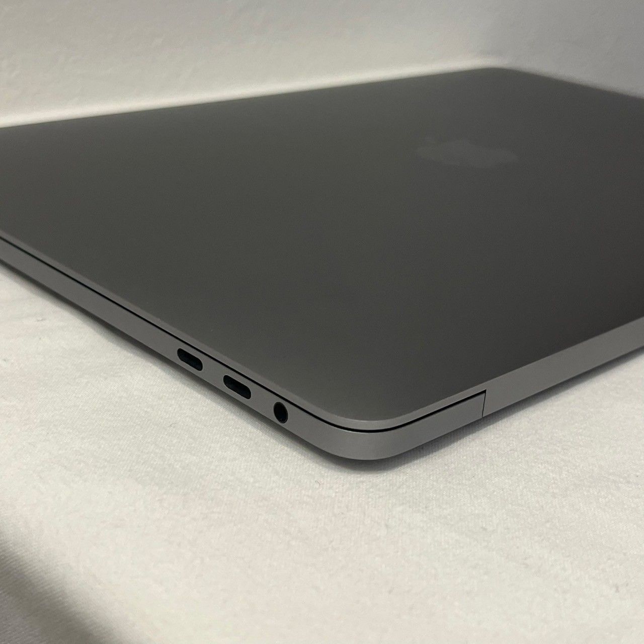 全国送料無料！ 完備 MacBook Pro 13インチ 2019年モデル MV962J A i5 8GB 256GB スペースグレイ 箱あり No.3496