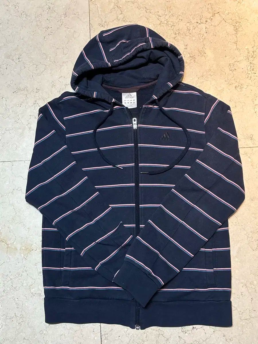 ヴィンテージ adidas ストライプ ジップアップパーカー フード付き S ー ショック ここです