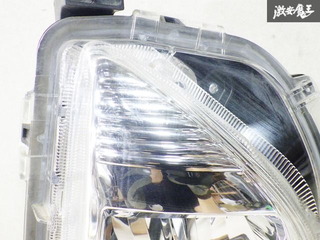 50プリウス 前期型 フォグランプ 右 KOITO 47-83 トヨタ プリウス ZVW50 前期 純正 右 LED フォグランプ KOITO47