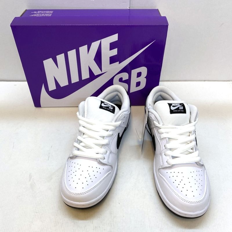 03w11133【タグ/箱付き美品】Nike SB Dunk Low Pro White/Black ナイキ SB ダンク ロー プロ ホワイト/ブラック 28.5cm メンズ  スニーカー  HF3704-100