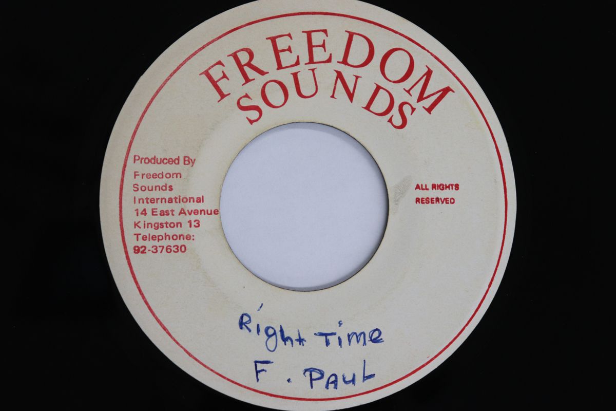 ジャマイカ7” Frankie Paul Right Time none Freedom Sounds |00080