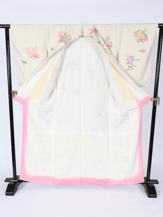 訪問着　新品未使用品　小千谷紬　オフホワイト　紫　ブルー　緑　薄茶　赤　T562 訪問着 新品未使用品 小千谷紬 オフホワイト 紫 ブルー 緑 薄茶 赤